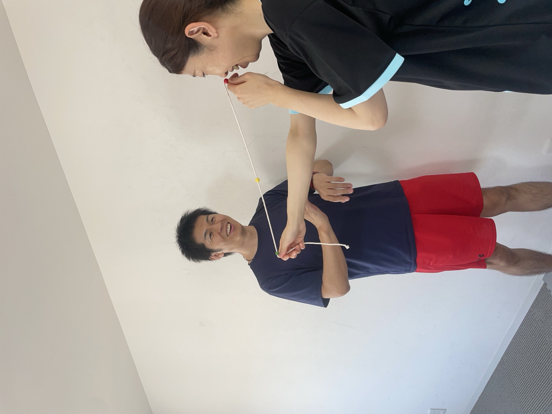 紐を使った目の評価